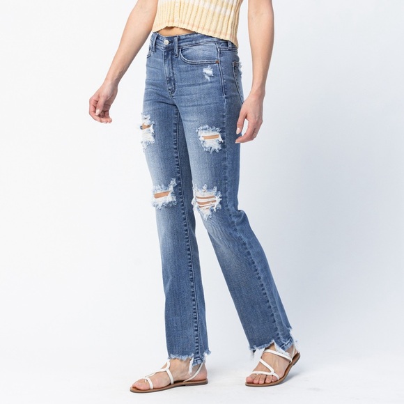NEW 🎉🎉Judy Blue Full Size Mid Rise Destroy Straight Jeans Plus Size - Picture 8 of 15